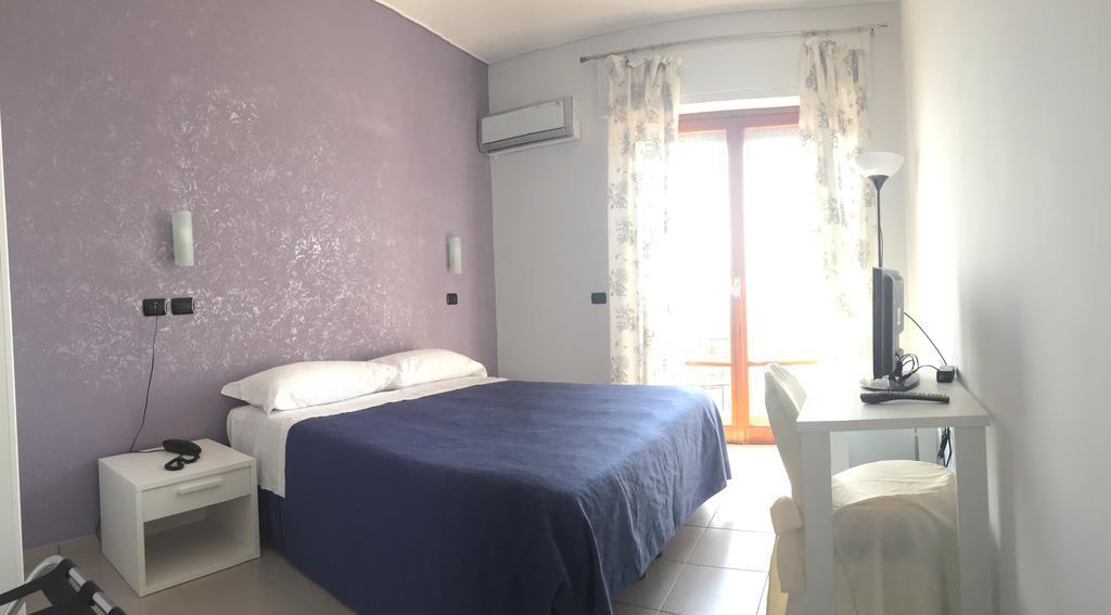 Hotel Piccolo Paradiso بورديغيرا المظهر الخارجي الصورة