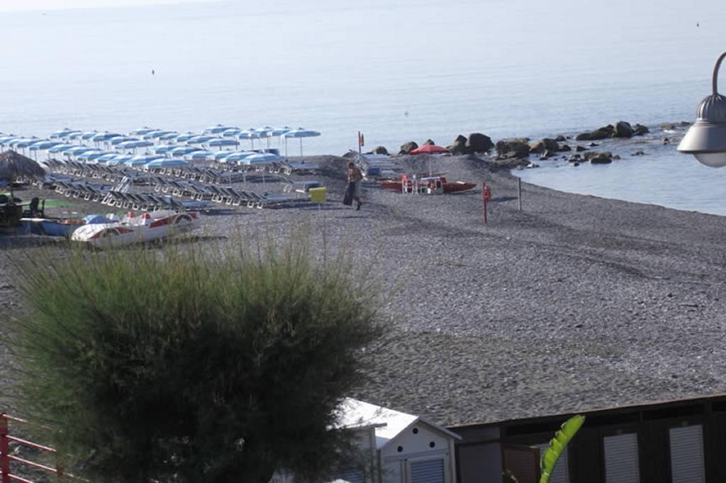 Hotel Piccolo Paradiso بورديغيرا المظهر الخارجي الصورة