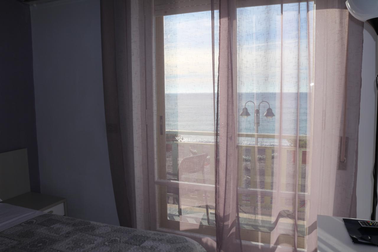 Hotel Piccolo Paradiso بورديغيرا المظهر الخارجي الصورة