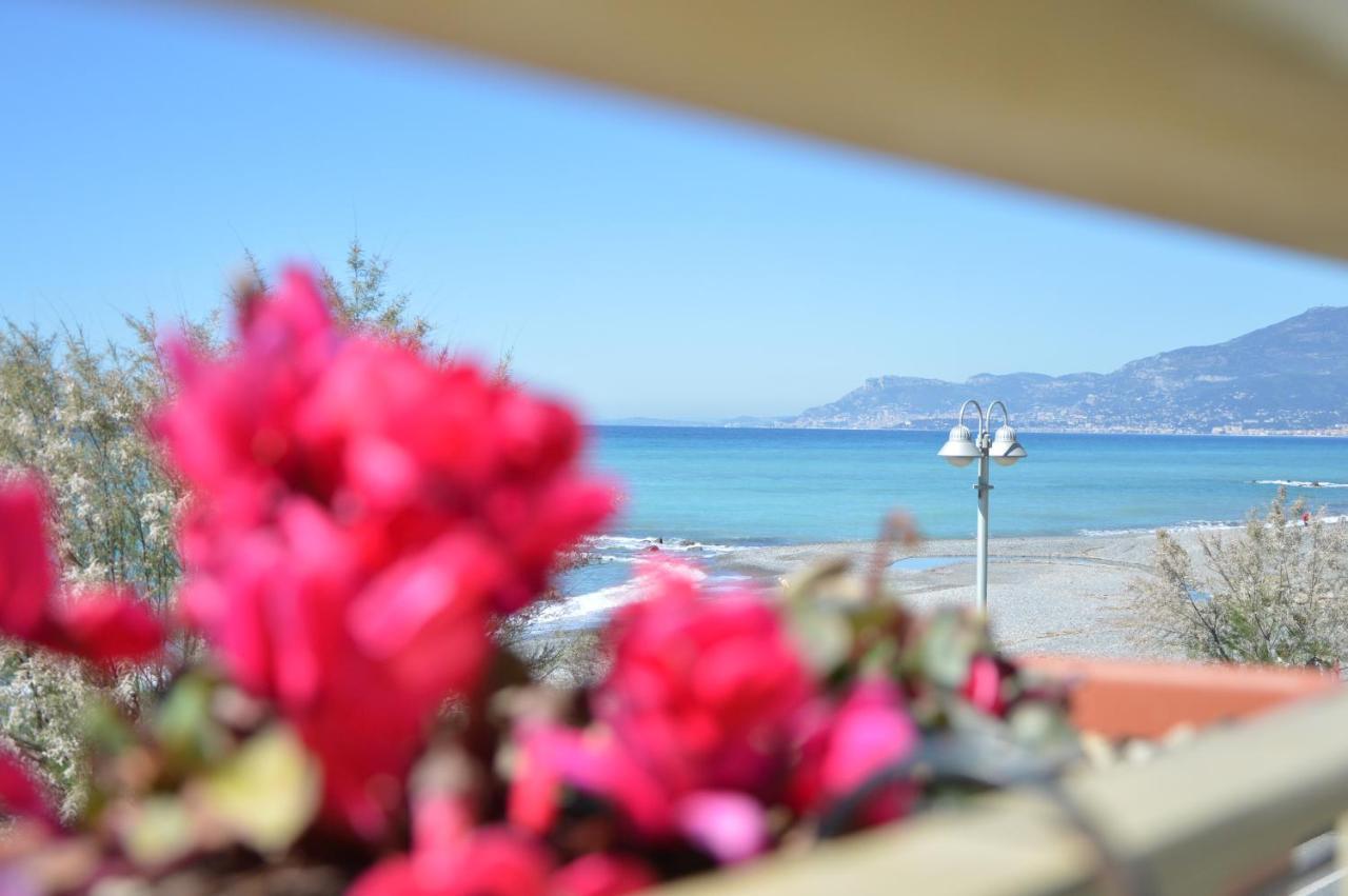 Hotel Piccolo Paradiso بورديغيرا المظهر الخارجي الصورة